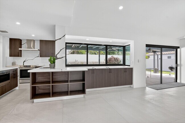 Building Photo - 20833 Sonrisa Way
