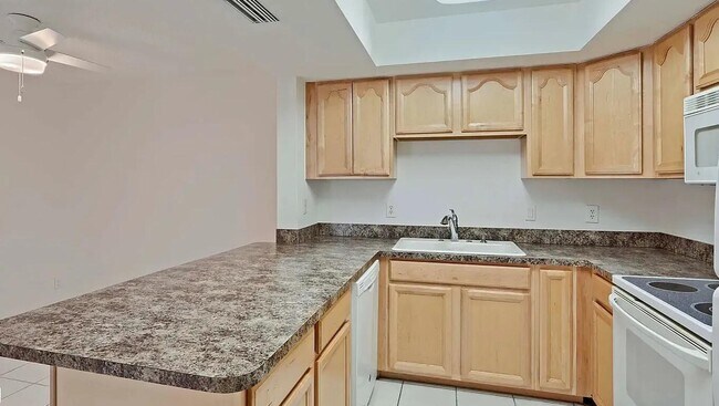 Building Photo - 9258 Green Meadows Way