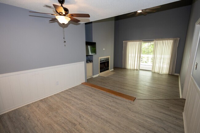 Building Photo - 1473 S Mariners Pointe