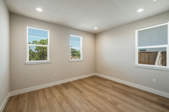 Building Photo - Newly Built 5BR Luxury Home in El Dorado Hills – 3,926 Sq Ft!