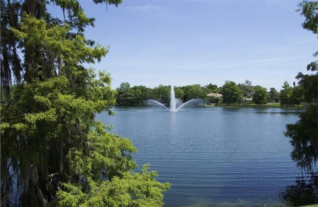 Building Photo - 400 E Colonial Dr