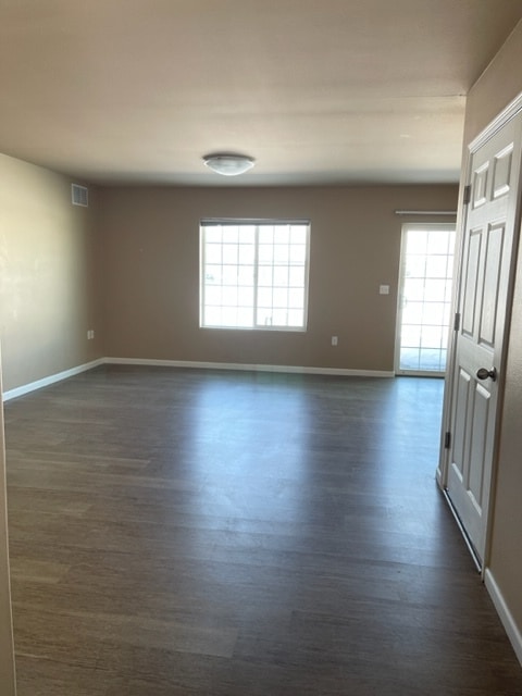 Building Photo - 1602 Bronco Ln