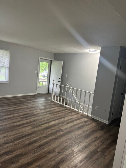 Building Photo - 2555 Ridgemoor Dr SE