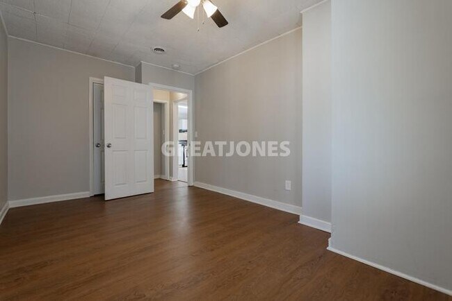 Building Photo - 108 Sulton St