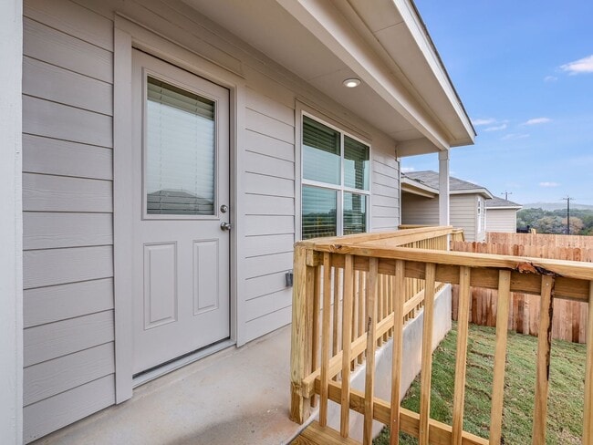 Building Photo - BULVERDE - Upgraded 4 BR/3BA One-Story - HIDDEN TRAILS!