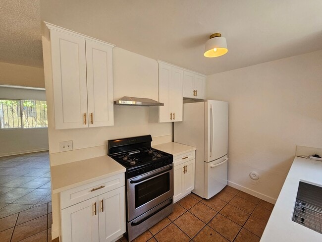 Building Photo - 2333 Birkdale St