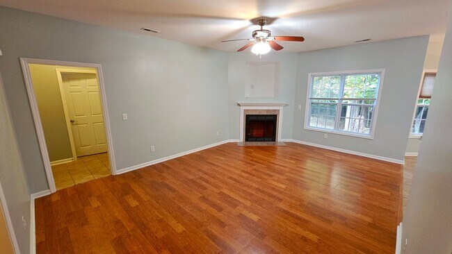 Building Photo - 300 Bouy Ct