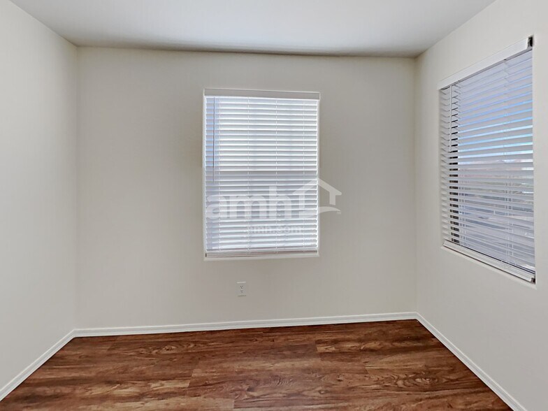 Building Photo - 1871 S Balboa Dr