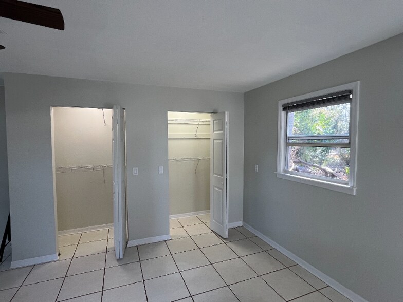 Building Photo - 4118 Nelson Ave