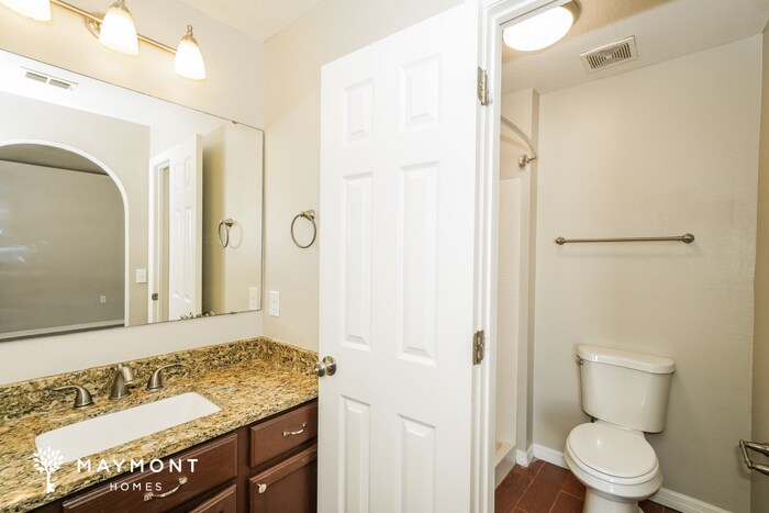 Building Photo - 806 Brenton Leaf Dr