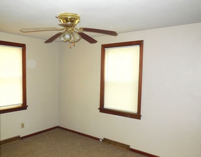 Building Photo - Two Bedroom House with Drive Under Garage!