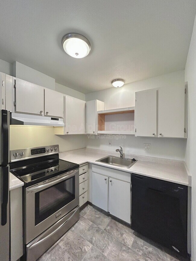 Building Photo - 6080 SW Valley Ave