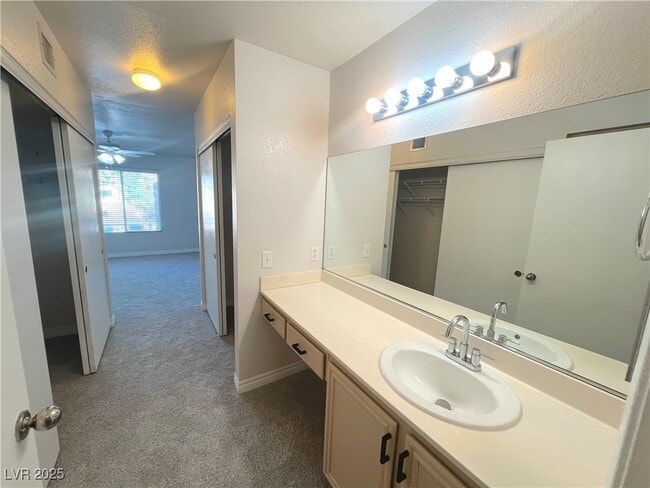 Building Photo - 8070 W Russell Rd