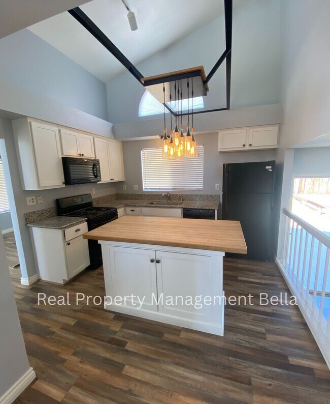 Building Photo - 3-Bed, 2.5-Bath Wildomar Home with RV/Boat...