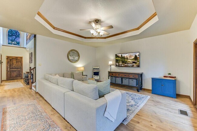 Building Photo - 640 Bluffside Dr