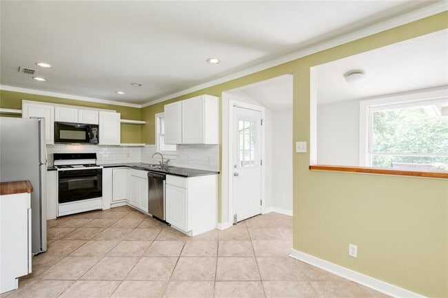 Building Photo - 8314 Polar Dr