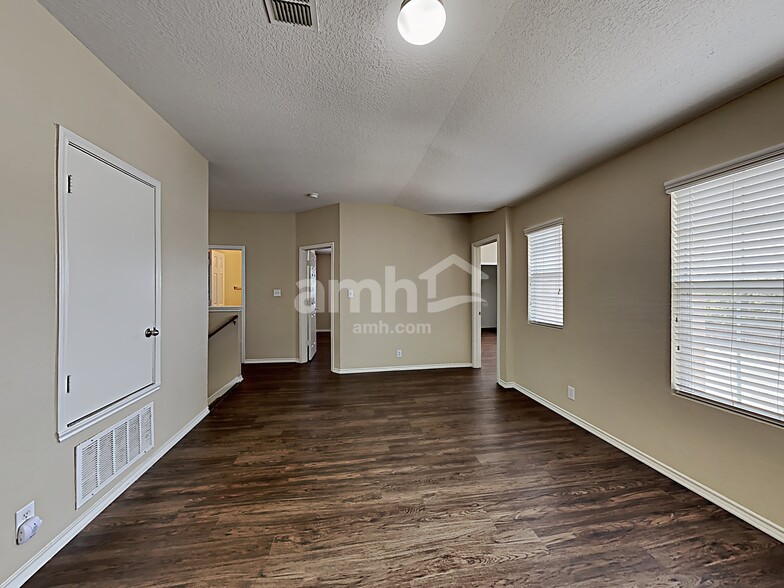 Building Photo - 11154 Bold Forbes
