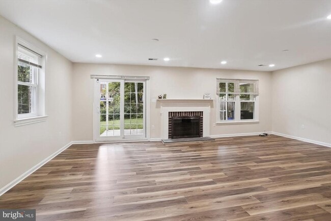 Building Photo - 7561 Heatherton Ln