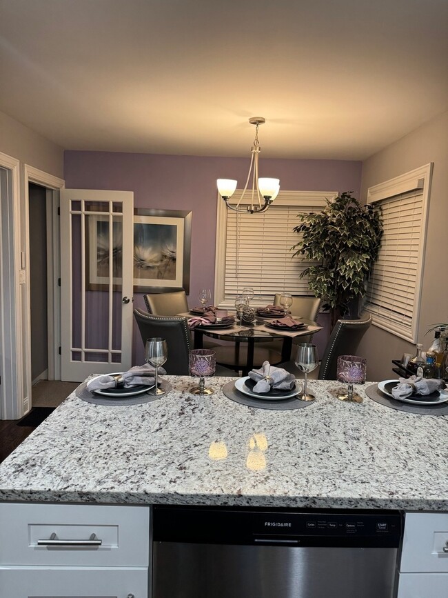 Building Photo - 1216 W 95th Pl