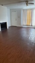 Building Photo - 15536 Weldon Dr