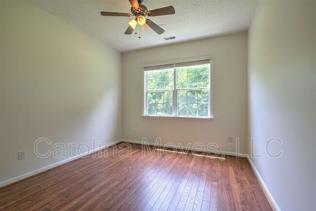 Building Photo - 140 Rounded Wing Dr