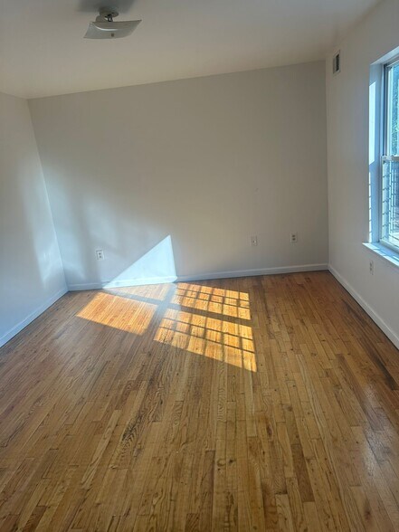 Building Photo - 326 Livingston St