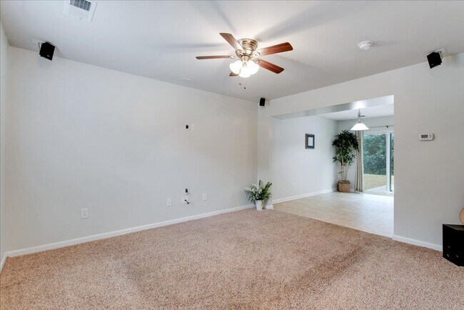 Building Photo - 118 Emma Rose Ct