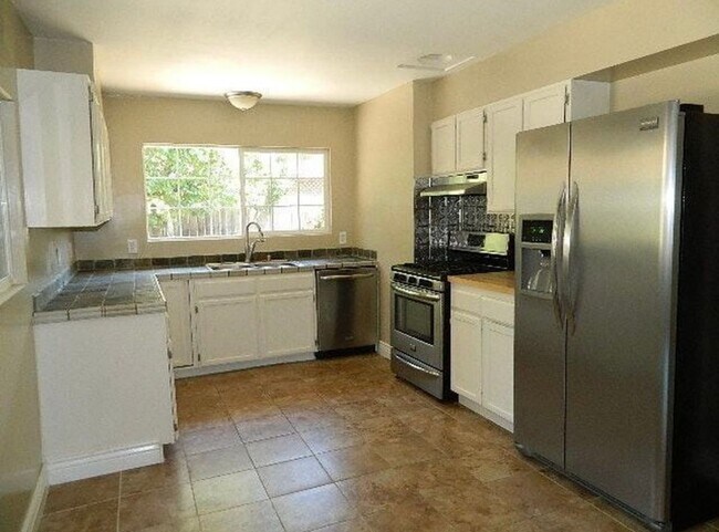 Building Photo - Concord, Holbrook Heights Charming 3-Bed, 2-Bath Home - 16 Month Lease