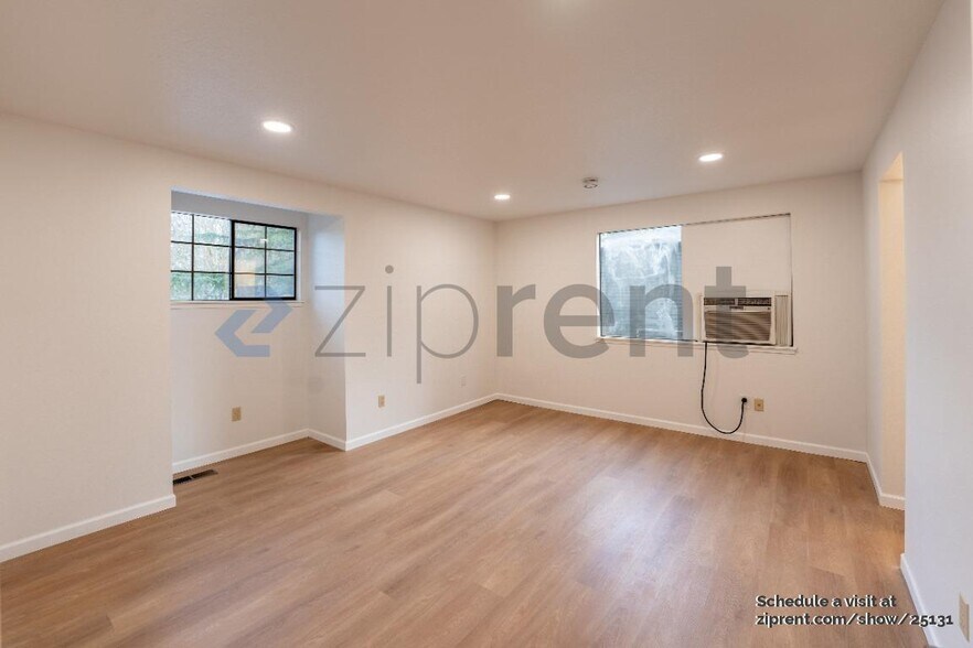 Building Photo - 10617 181st Ave NE