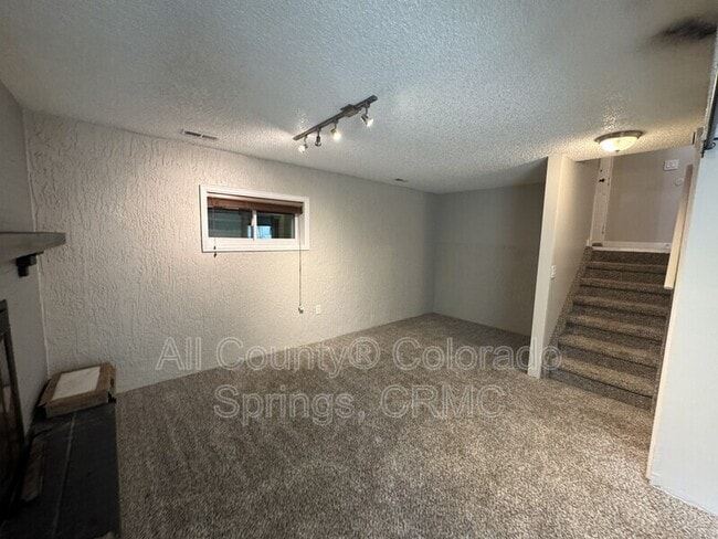 Building Photo - 5185 Nolte Dr N