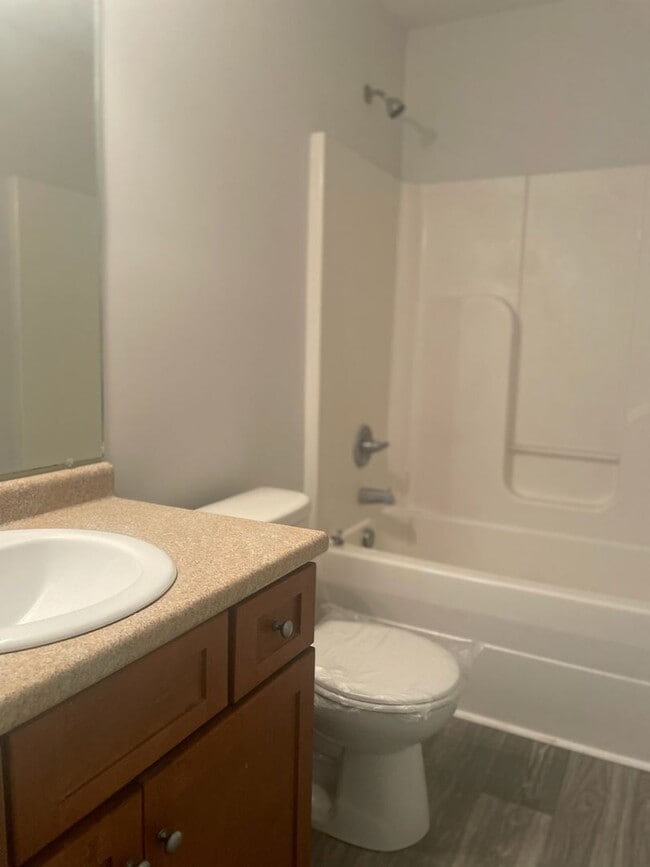 Building Photo - WEST AUGUSTA TOWNHOME CONVENIENT TO MEDICAL AND SCHOOLS