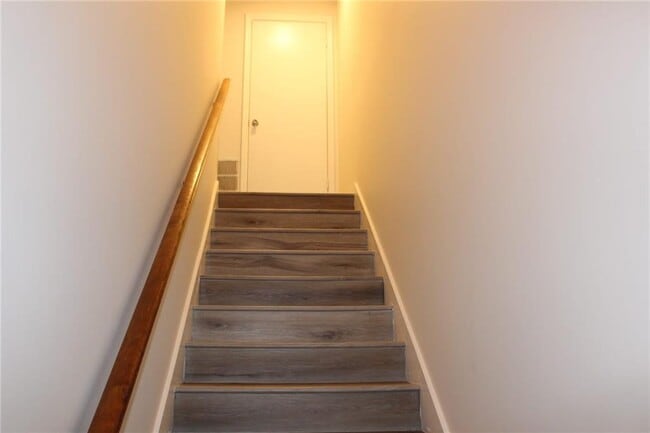 Building Photo - 115 Plantation Dr