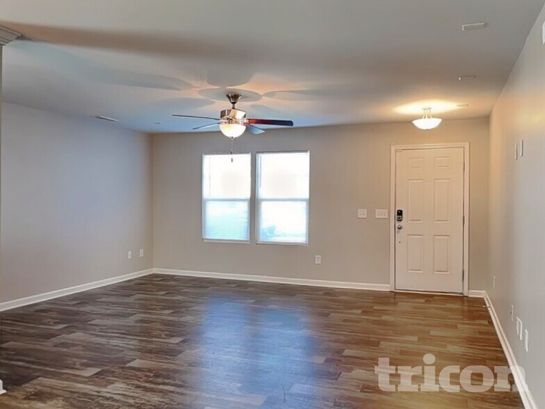 Building Photo - 1082 Bitting Hall Cir