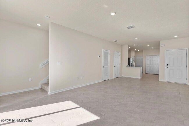 Building Photo - 21 Temple Dr