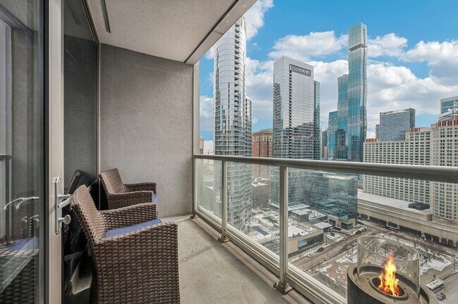 Building Photo - 240 E Illinois St