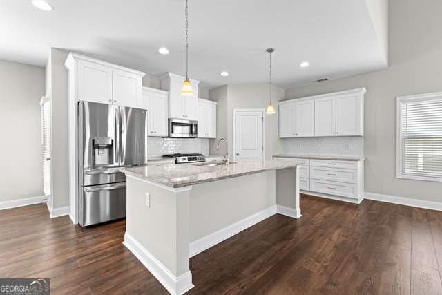 Building Photo - 517 Lago Ct