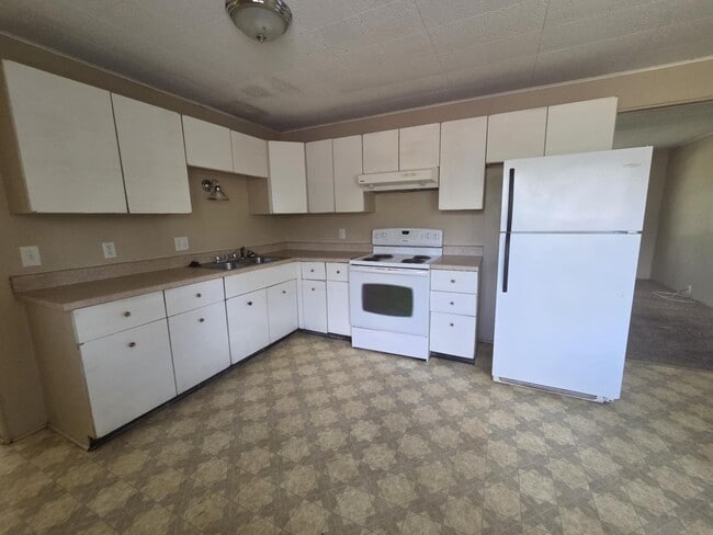 Building Photo - 1516 Hale Dr