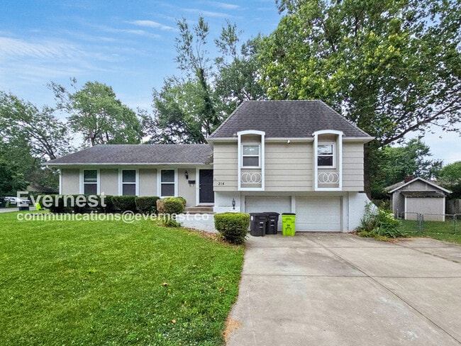 Primary Photo - Lovely 3-Bedroom Home with 2-Car Garage / ...