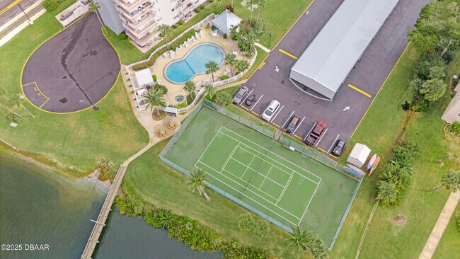 Building Photo - 100 Silver Beach Ave