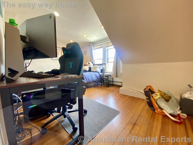 Building Photo - 87 Summer St