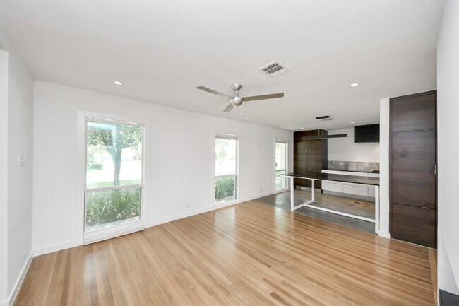 Building Photo - 7610 Highmeadow Dr