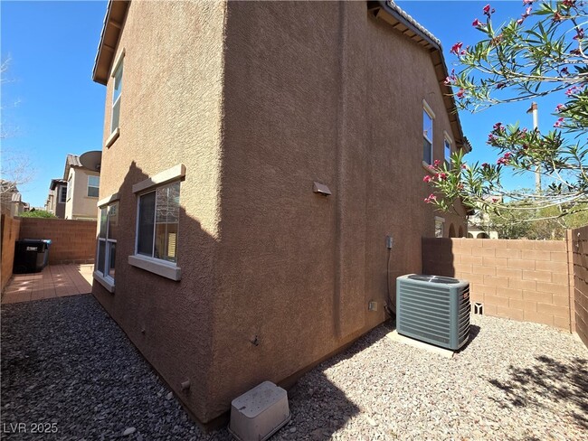 Building Photo - 11150 Ranch Valley St