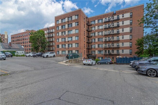 Building Photo - 411 Bronx River Rd