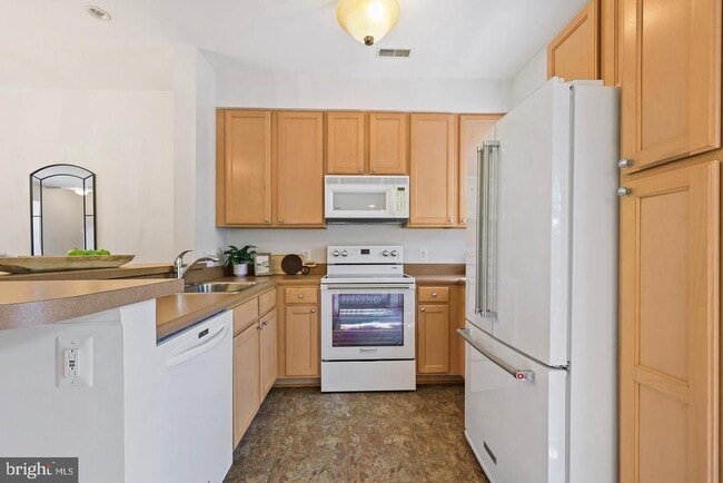 Building Photo - 23110 Blackthorn Square