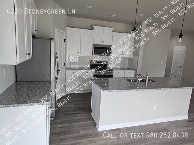 Building Photo - 4220 Stoneygreen Ln