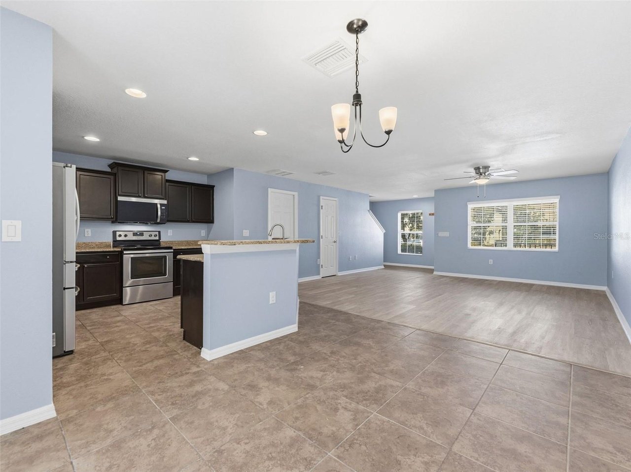 Building Photo - 27540 Desert Willow Way
