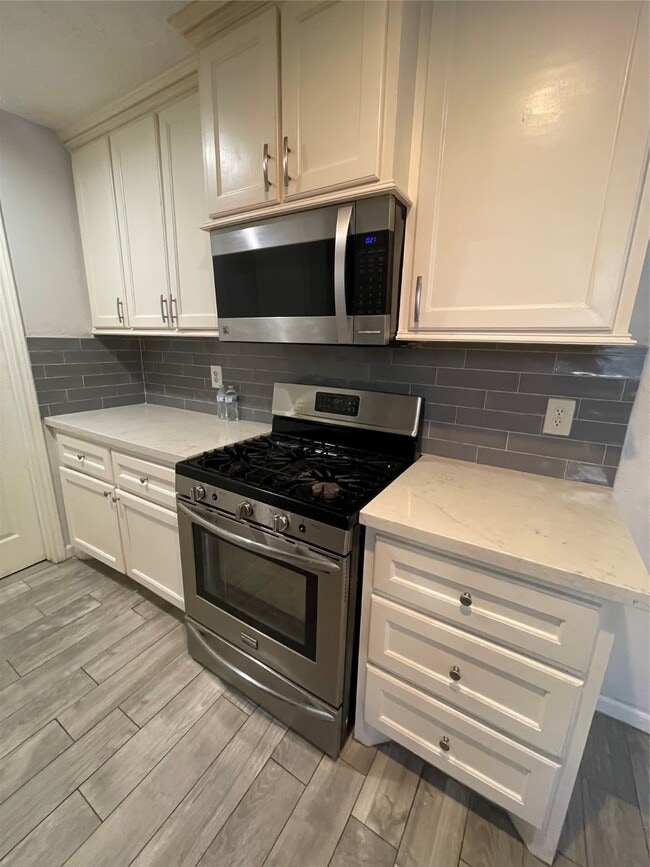 Building Photo - 11014 Landsbury Cir