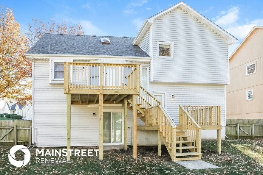 Building Photo - 4520 NE Webster Dr