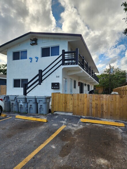 Primary Photo - 715 NW 5th Ave