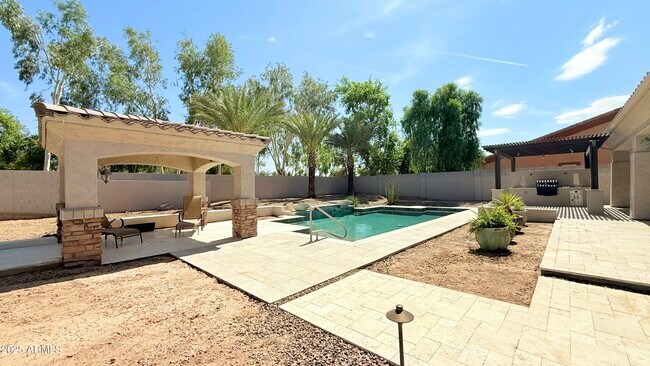 Building Photo - 4501 E Timberline Ct